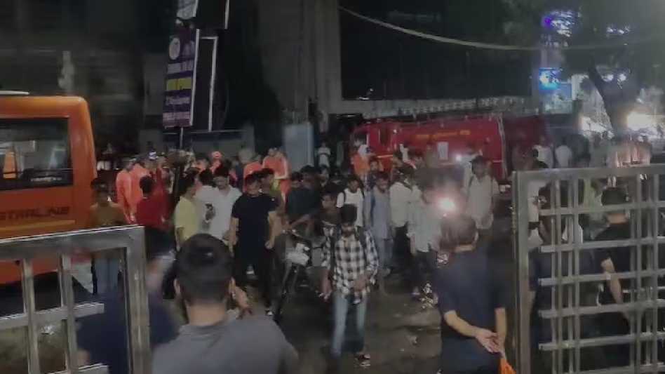 दिल्ली की राव आईएएस अकादमी के बेसमेंट में पानी भरा, कई छात्र लापता, दो छात्राओं